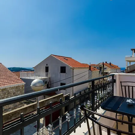 Life - Two Bedroom With Balcony And Sea View 두브로브니크