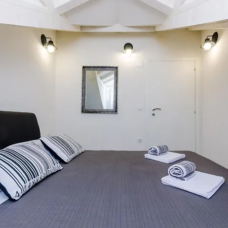 Life - Two Bedroom With Balcony And Sea View 아파트 두브로브니크