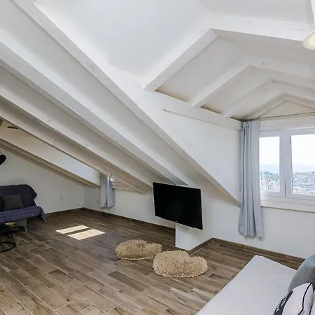 아파트 Life - Two Bedroom With Balcony And Sea View