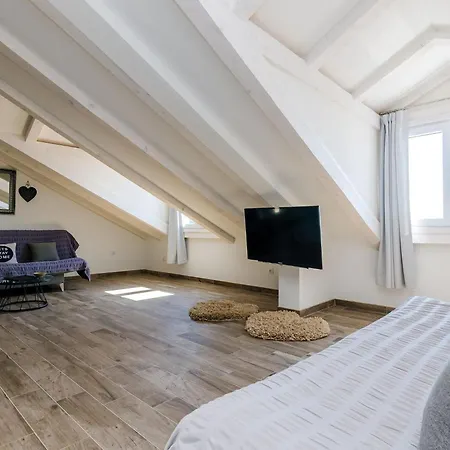 아파트 Life - Two Bedroom With Balcony And Sea View *