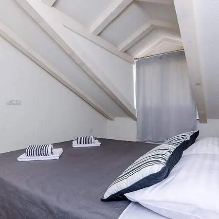 Life - Two Bedroom With Balcony And Sea View