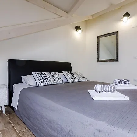 Life - Two Bedroom With Balcony And Sea View Apartment