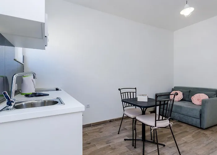 Life - Two Bedroom With Balcony And Sea View Διαμέρισμα *