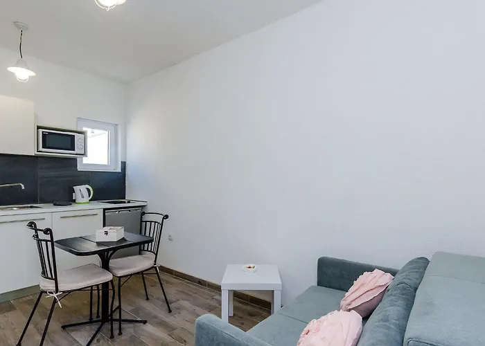 شقة Life - Two Bedroom With Balcony And Sea View *