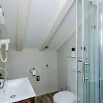 Life - Two Bedroom With Balcony And Sea View *