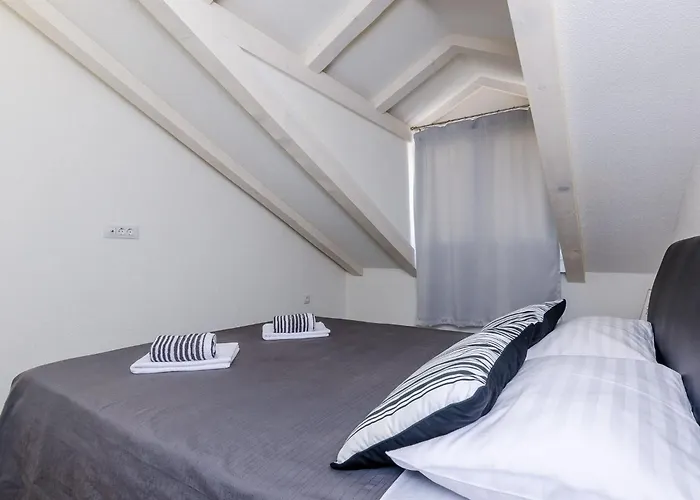 Life - Two Bedroom With Balcony And Sea View